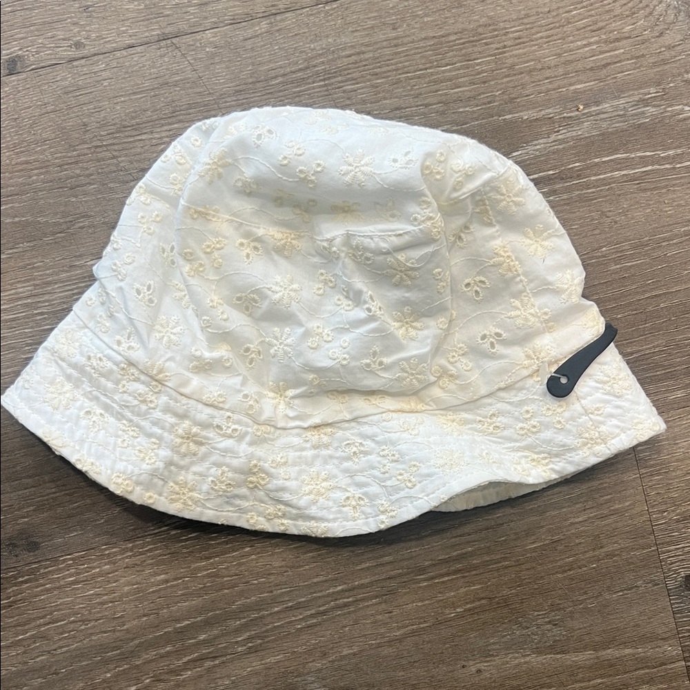 Zara Kids White Bucket Hat